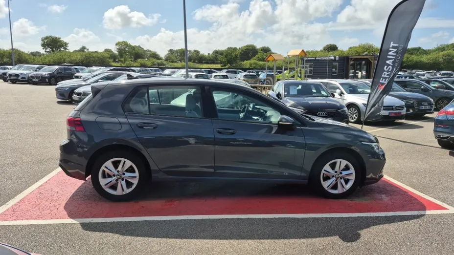 Volkswagen Golf -