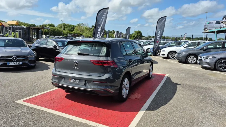 Volkswagen Golf -