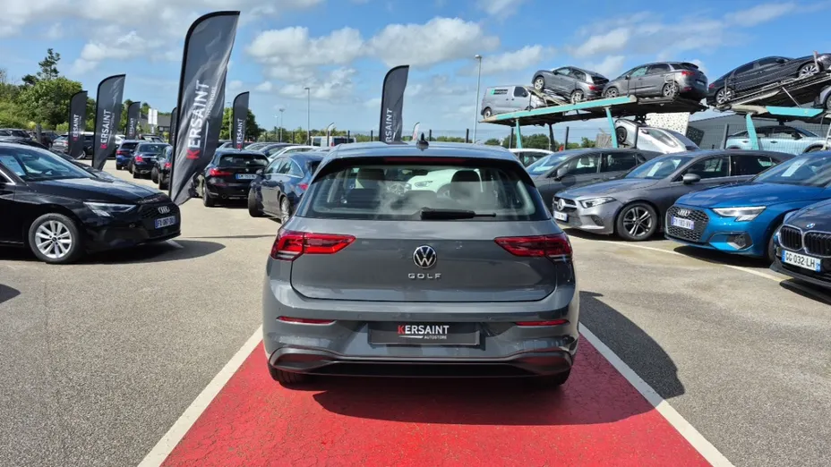 Volkswagen Golf -