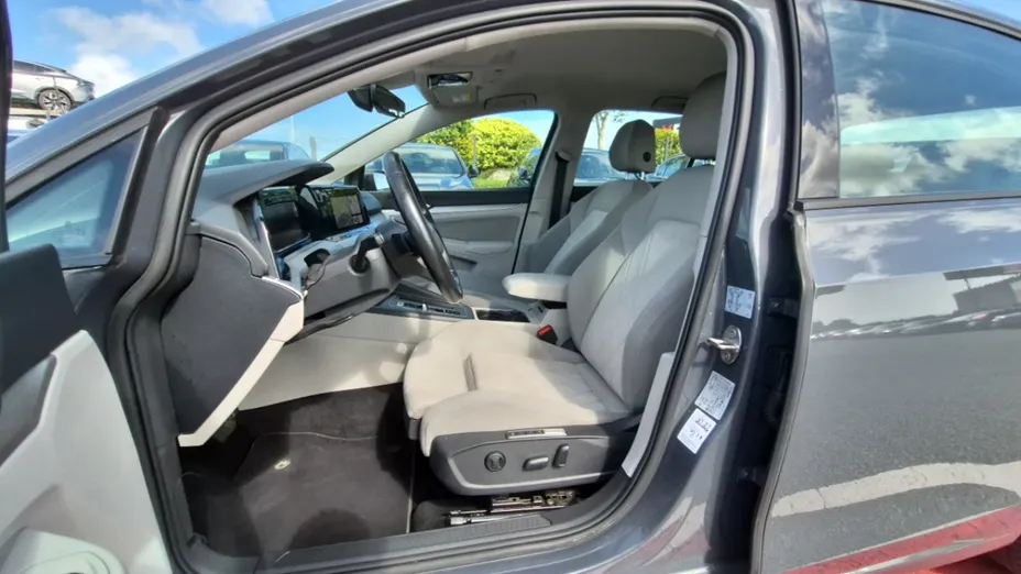 Volkswagen Golf -