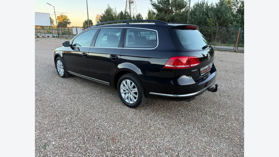 VOLKSWAGEN Passat -