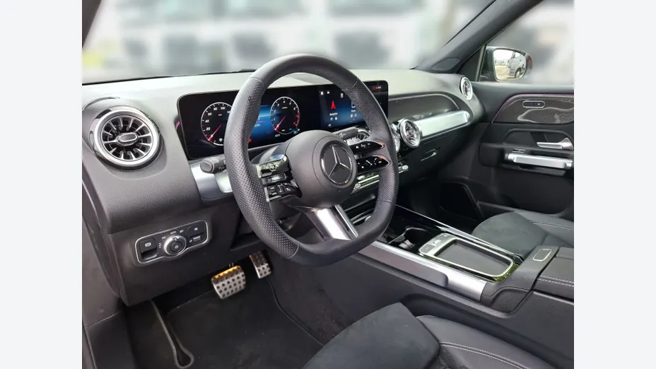MERCEDES-BENZ GLB GLB 200 mHEV AMG Line 7G-DCT