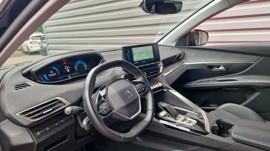 PEUGEOT 3008 -
