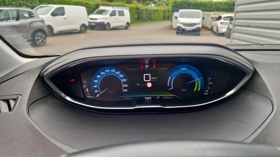 PEUGEOT 3008 -