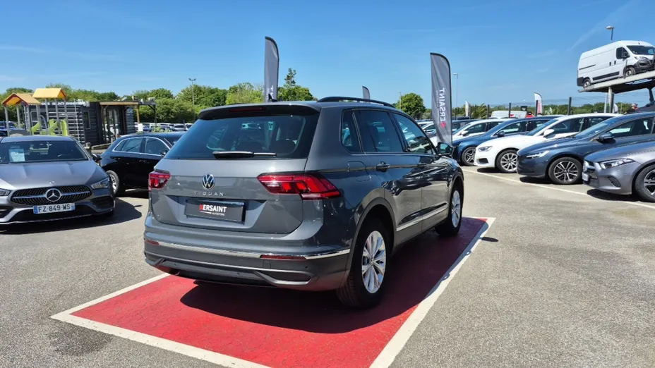 Volkswagen Tiguan -