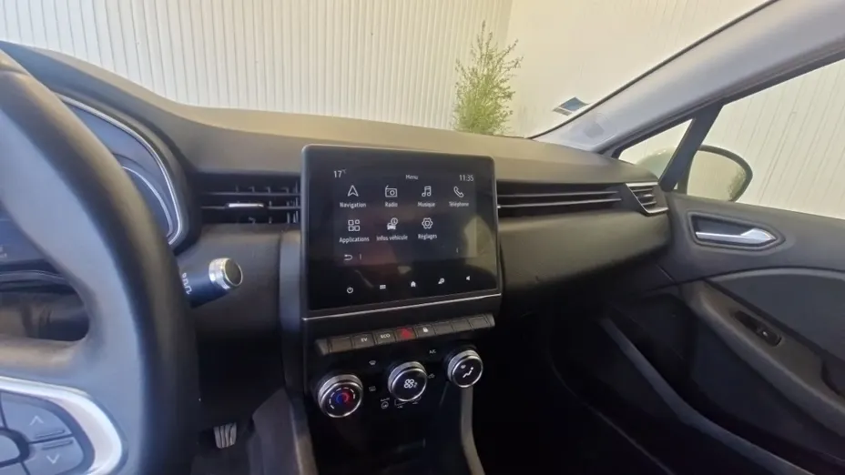 RENAULT Clio -