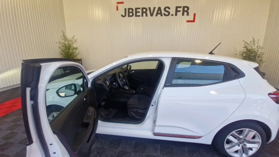 RENAULT Clio -