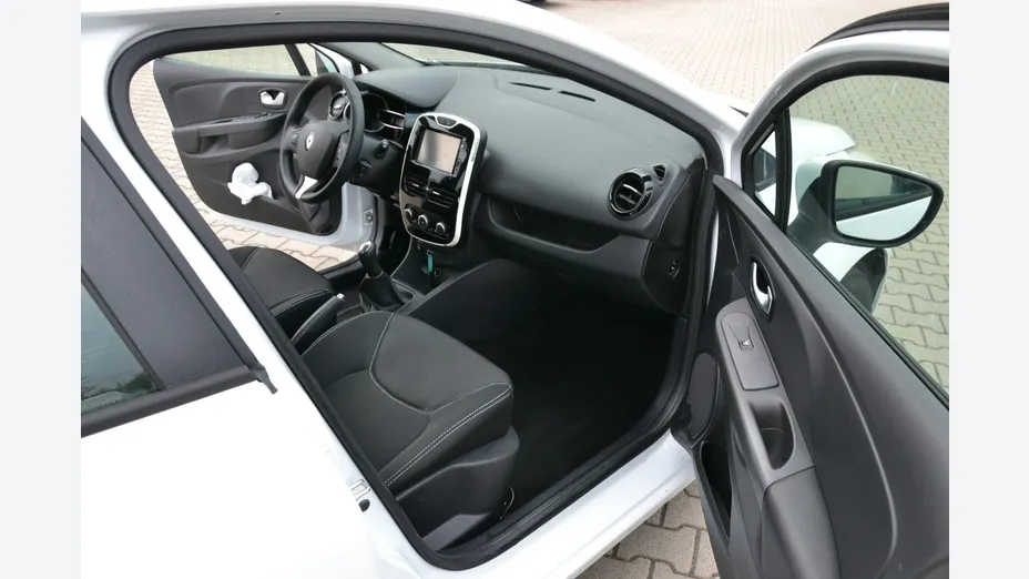 RENAULT Clio -