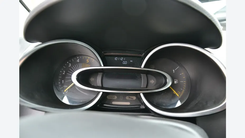 RENAULT Clio -