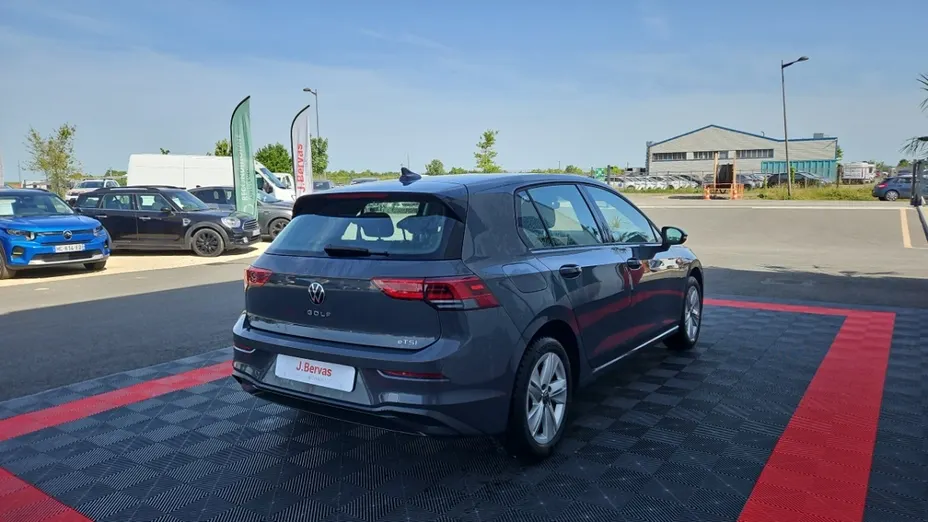 Volkswagen Golf -