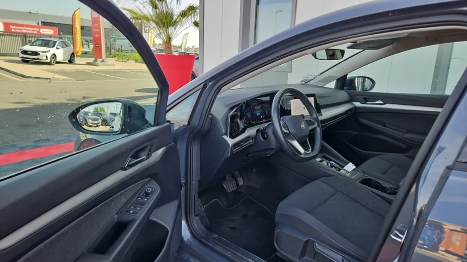 Volkswagen Golf -