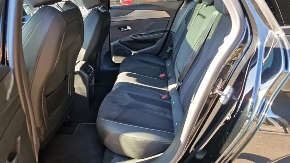 PEUGEOT 308 -