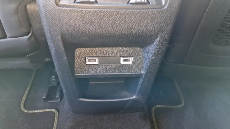 PEUGEOT 308 -