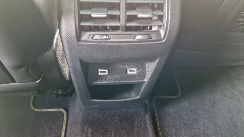 PEUGEOT 308 -