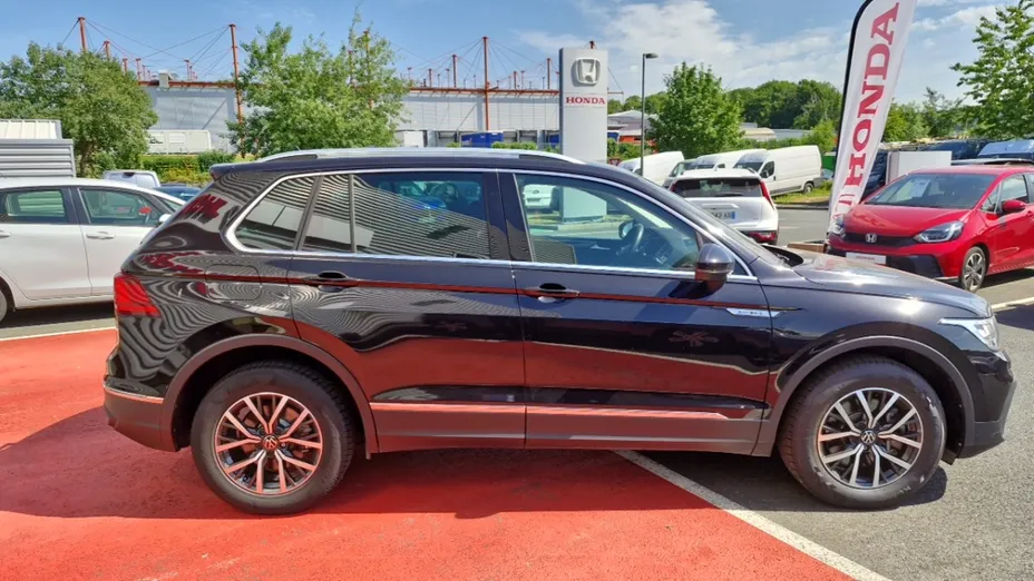 Volkswagen Tiguan -