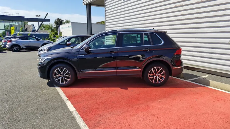 Volkswagen Tiguan -