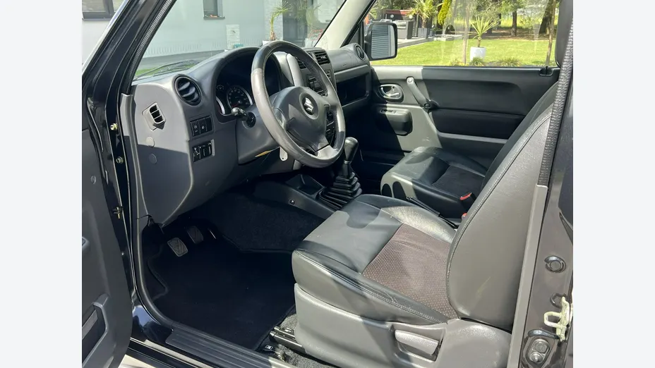 SUZUKI Jimny -