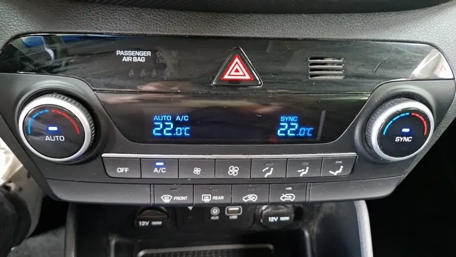 HYUNDAI Tucson -