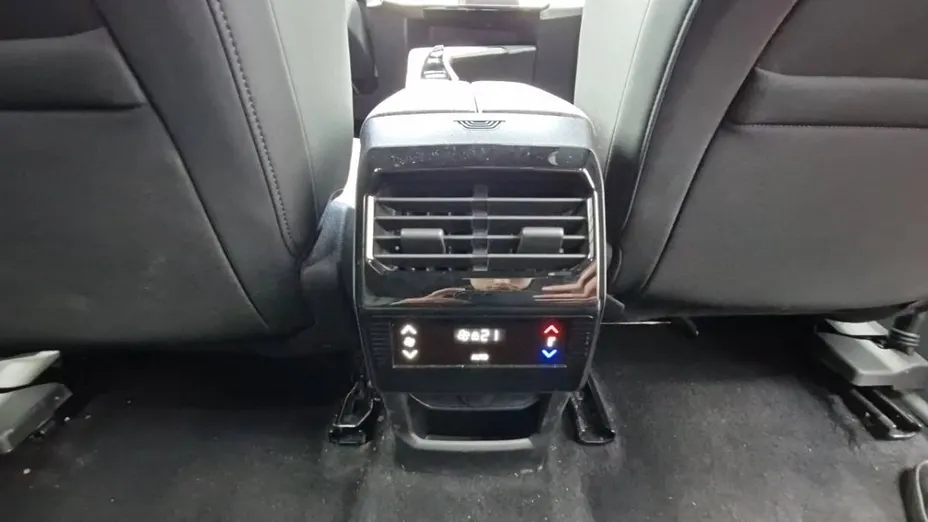 PEUGEOT 5008 -