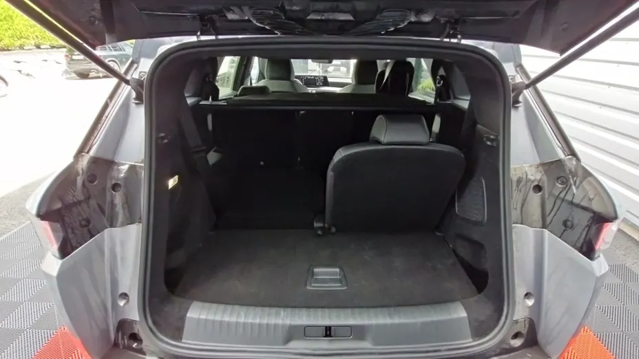 PEUGEOT 5008 -