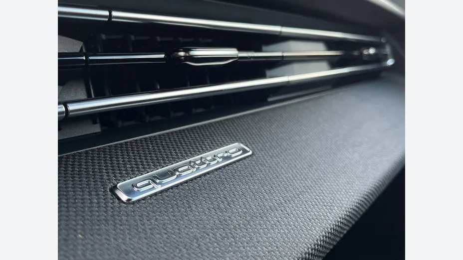 AUDI S3 -