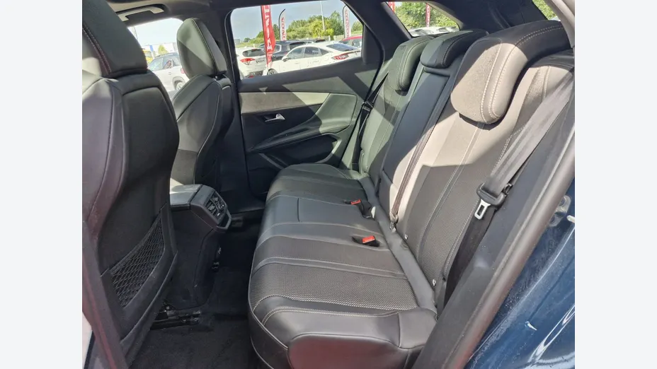 PEUGEOT 3008 -