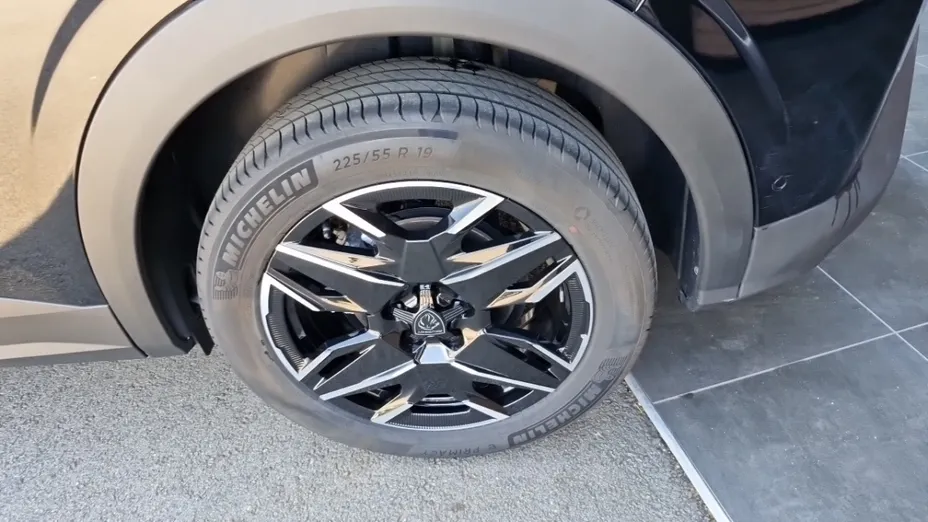 PEUGEOT 3008 -