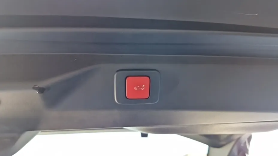 PEUGEOT 3008 -