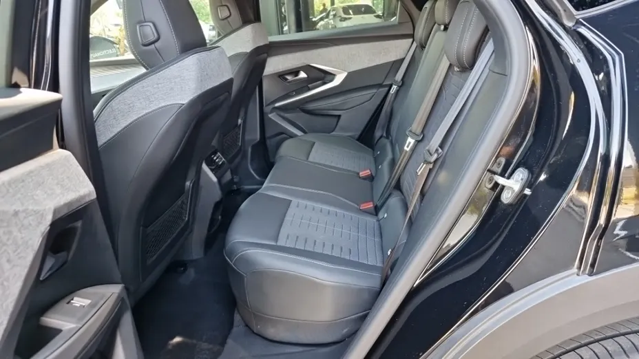 PEUGEOT 3008 -