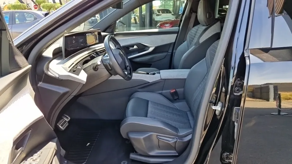 PEUGEOT 3008 -