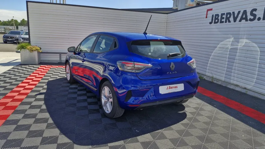 RENAULT Clio -