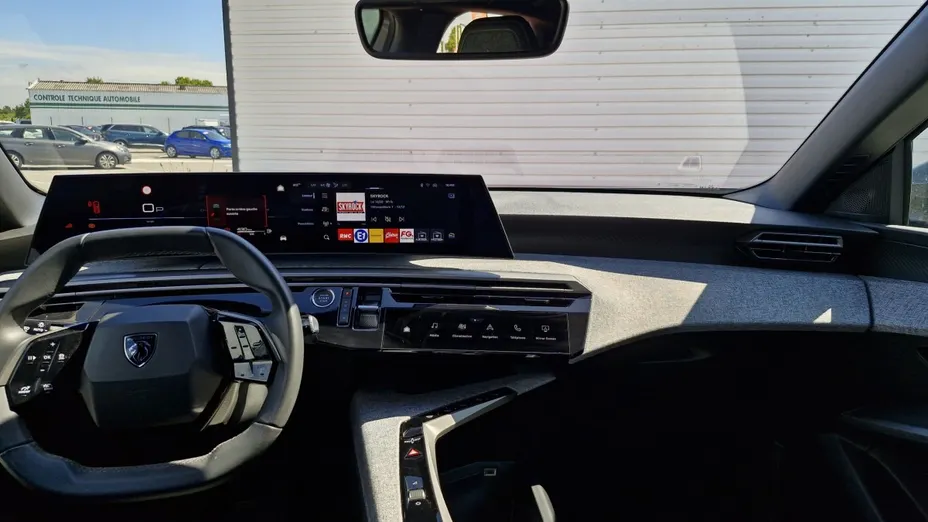 PEUGEOT 3008 -