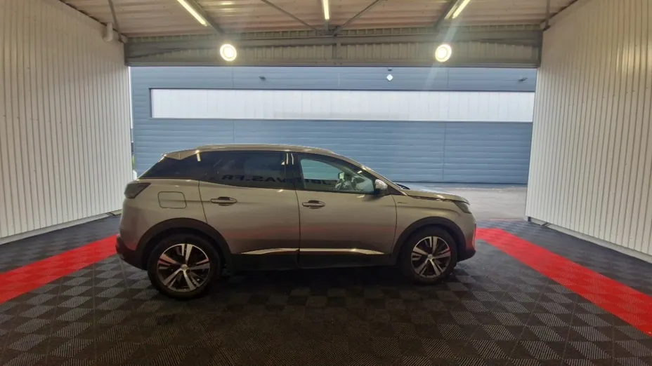 PEUGEOT 3008 -
