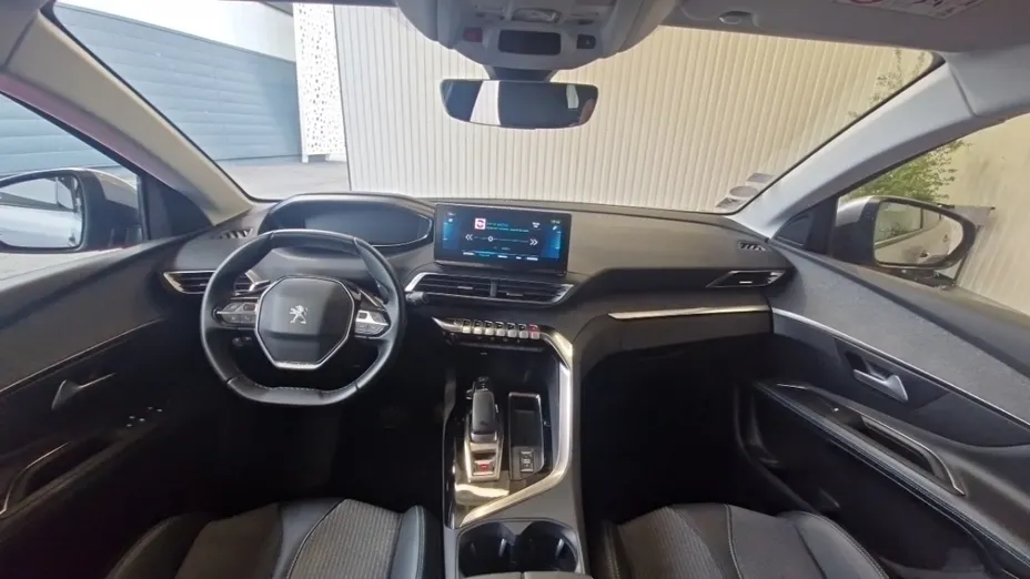 PEUGEOT 3008 -