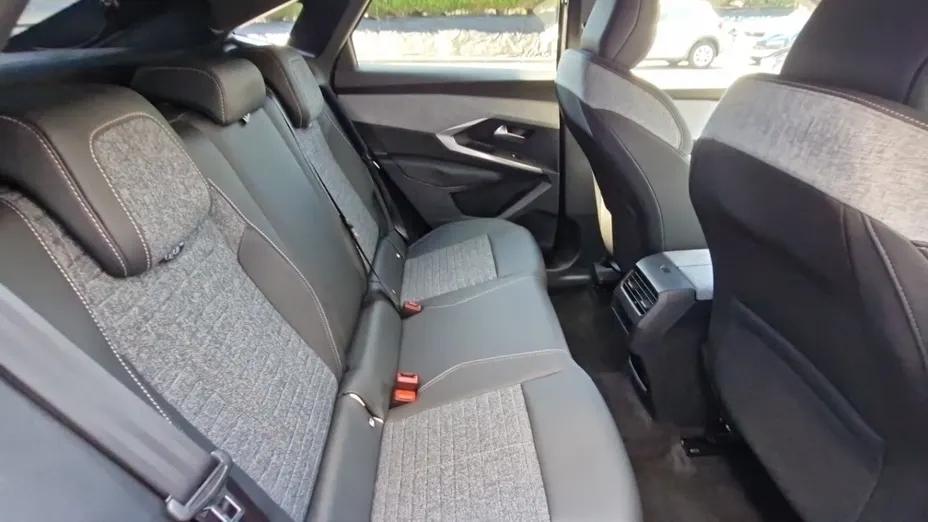 PEUGEOT 3008 -