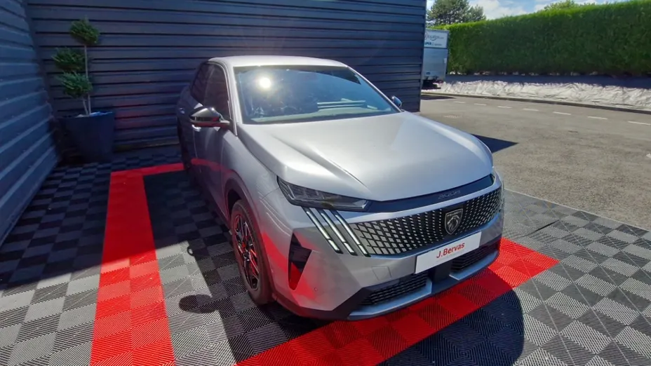 PEUGEOT 3008 -