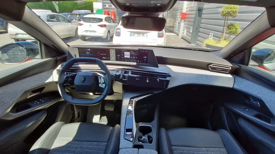 PEUGEOT 3008 -