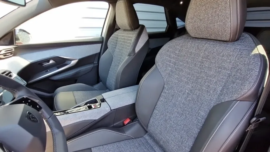 PEUGEOT 3008 -
