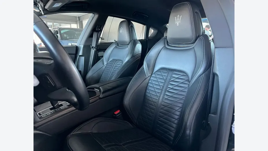 MASERATI Quattroporte -