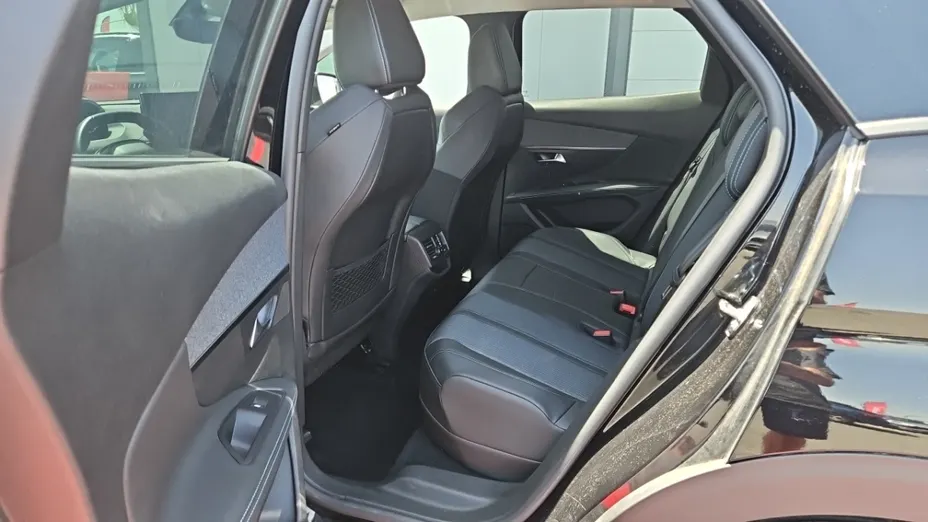 PEUGEOT 3008 -