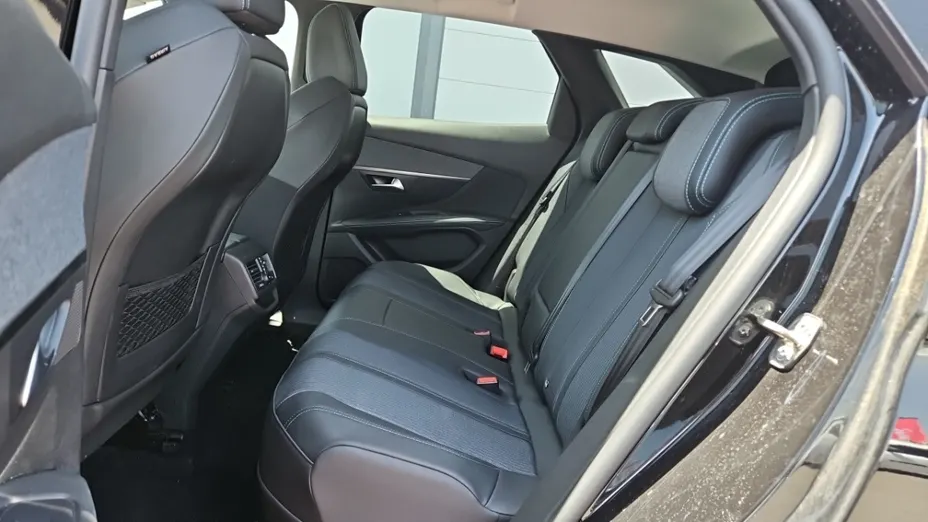PEUGEOT 3008 -