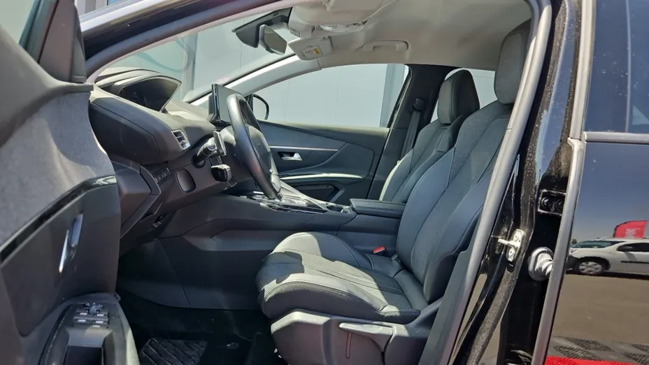 PEUGEOT 3008 -