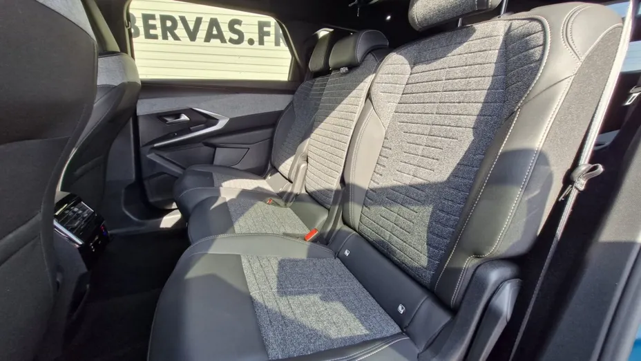PEUGEOT 5008 -