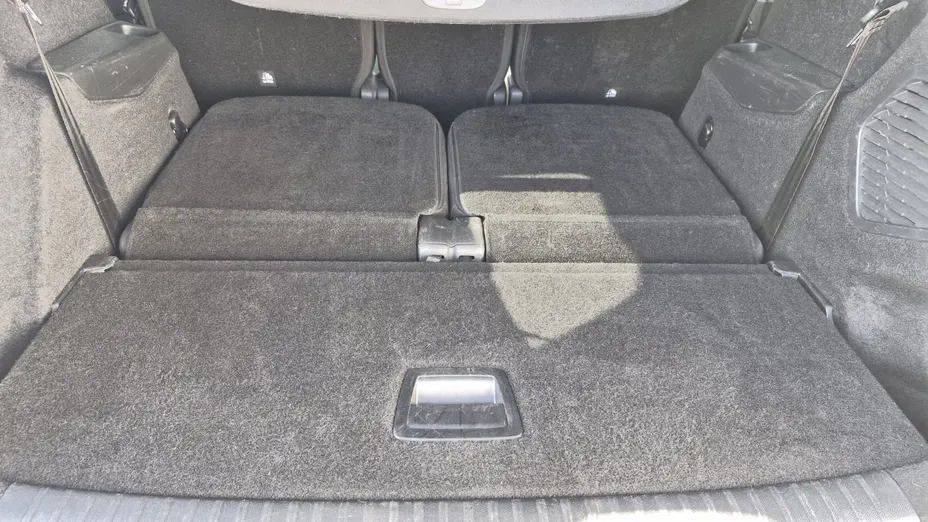 PEUGEOT 5008 -
