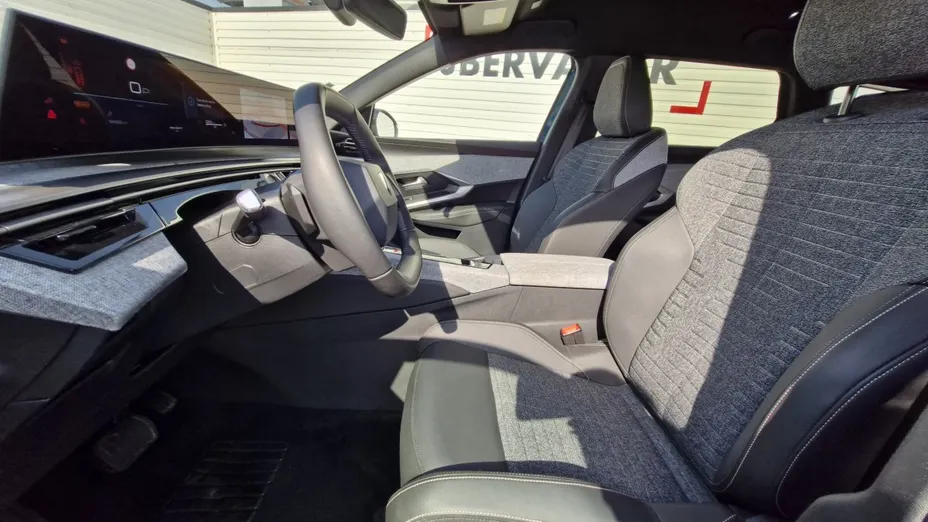 PEUGEOT 5008 -