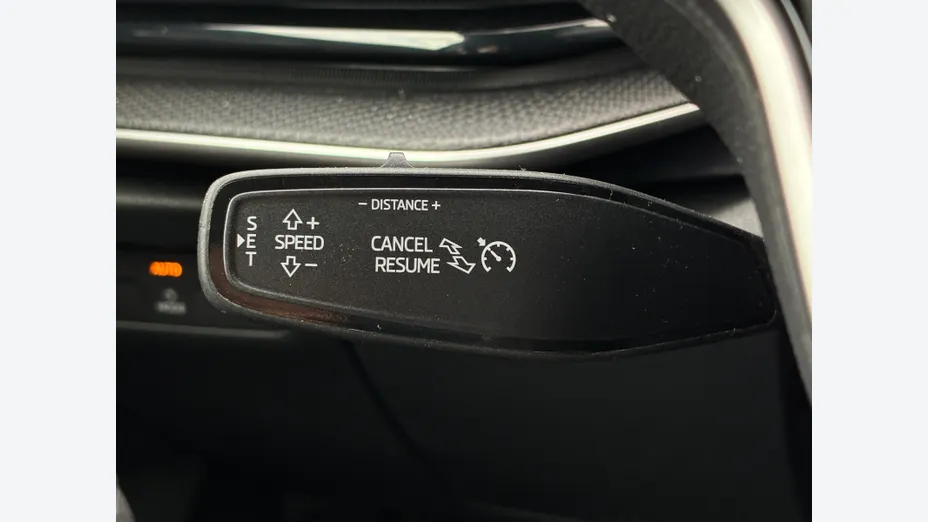 SKODA Superb Superb 2.0 TDI SCR Selection DSG