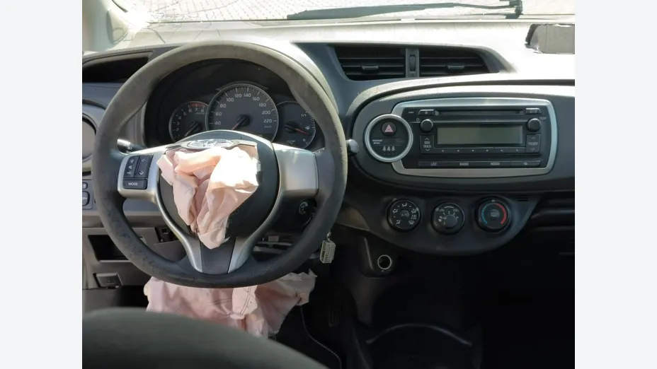 TOYOTA Yaris -