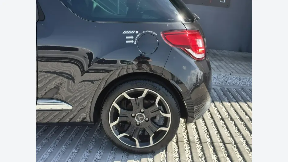 CITROEN DS3 -