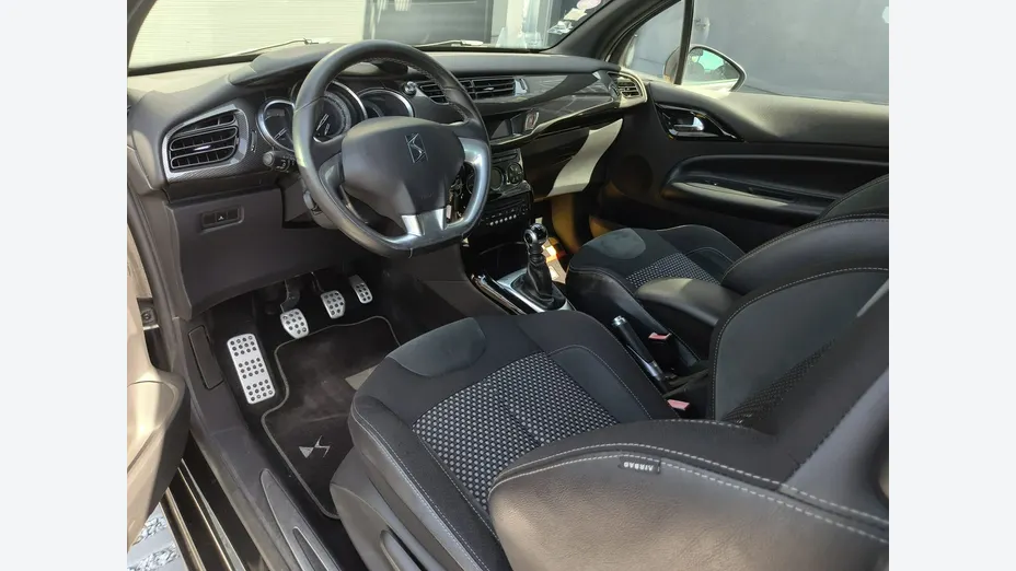 CITROEN DS3 -
