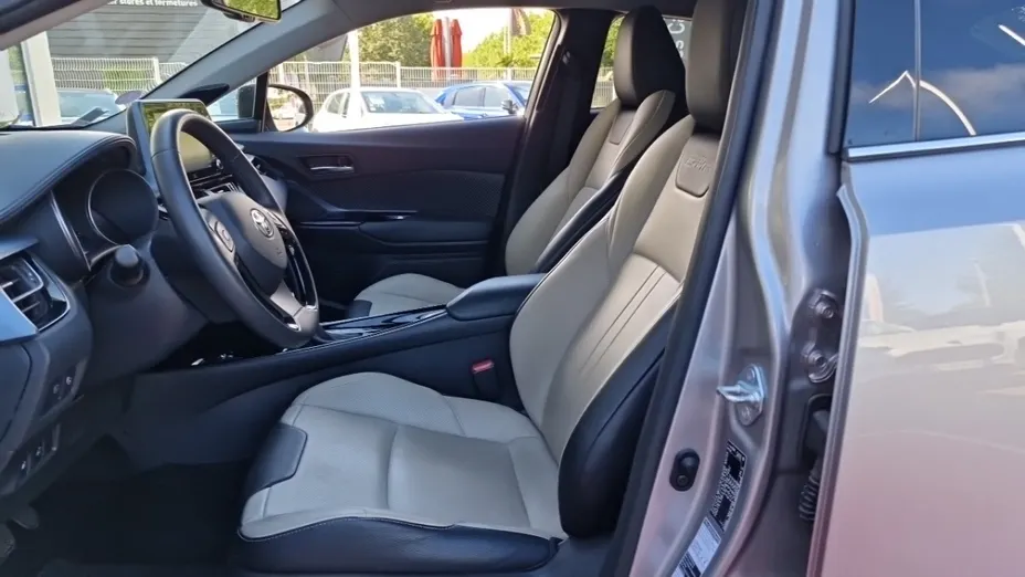 TOYOTA C-HR -